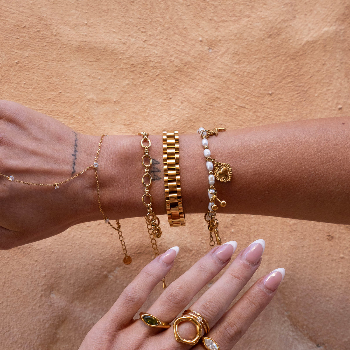 Lune gold bracelet with watchband-style chain