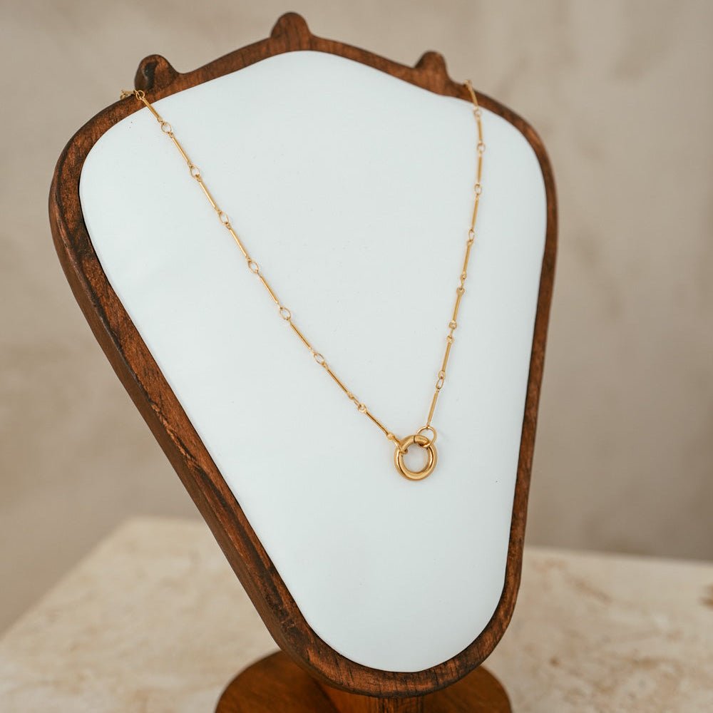 Dainty Bar Pendant Necklace - Luisa Luxe gold jewellery