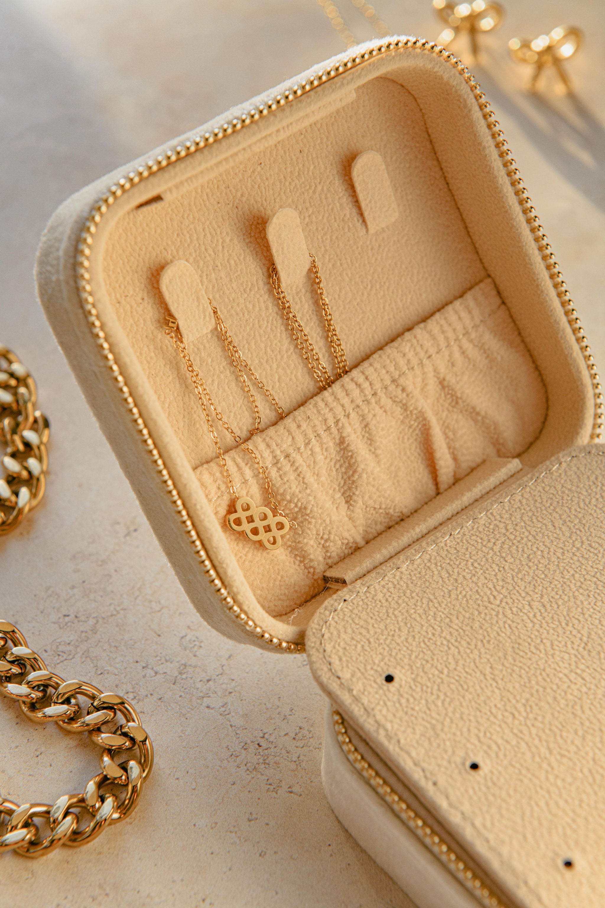 Luisa Luxe Velvet Ivory Jewellery Box