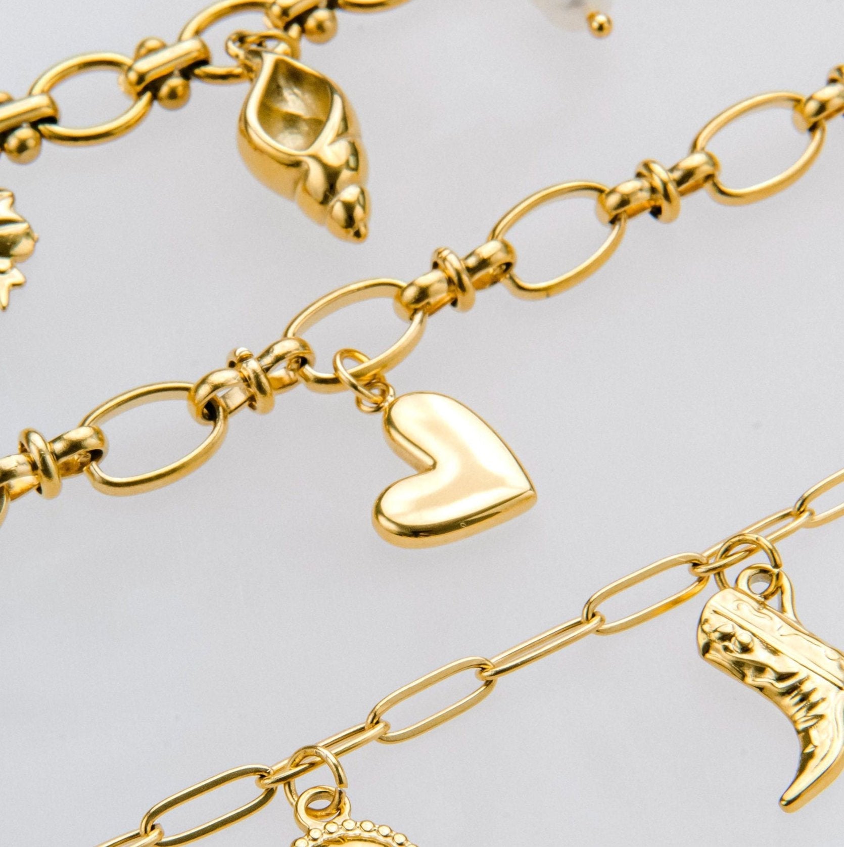 Dangling Heart Charm - Luisa Luxe gold jewellery